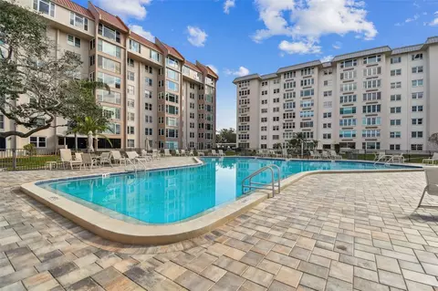 620 Edgewater Dr #204, Dunedin, FL 34698