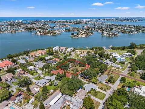 698 Villagrande Ave S, Saint Petersburg, FL 33707