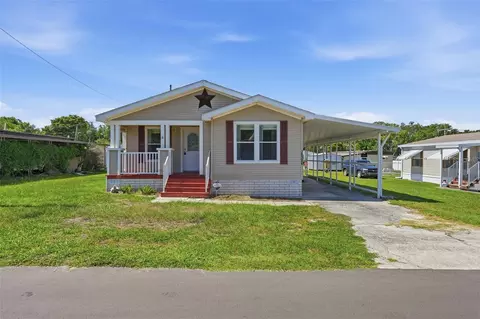 39206 Flora Ave, Zephyrhills, FL 33542
