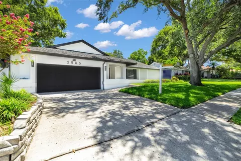 2905 Bluffs Dr, Largo, FL 33770