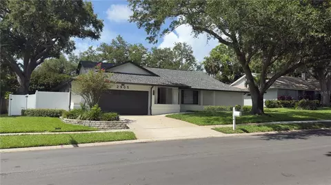 2905 Bluffs Dr, Largo, FL 33770