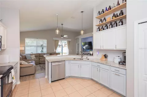 Kitchen - 7020 Blue Beech Dr, Riverview, FL 33578 photo 4 of 5