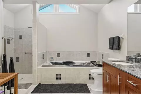 Bath - 14426 Mark Dr, Largo, FL 33774 photo 3 of 3