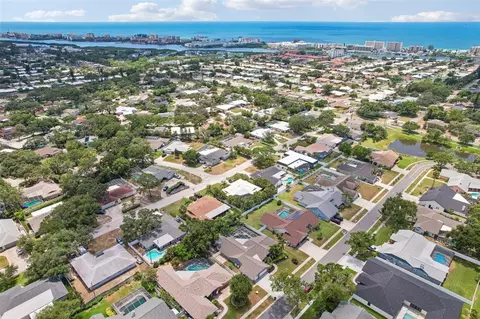 View/Area - 14426 Mark Dr, Largo, FL 33774 photo 4 of 5