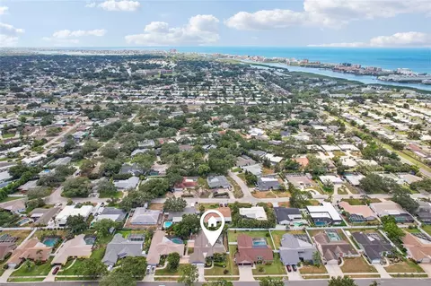 View/Area - 14426 Mark Dr, Largo, FL 33774 photo 3 of 5
