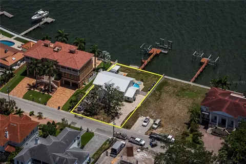 5812 Mariner St, Tampa, FL 33609