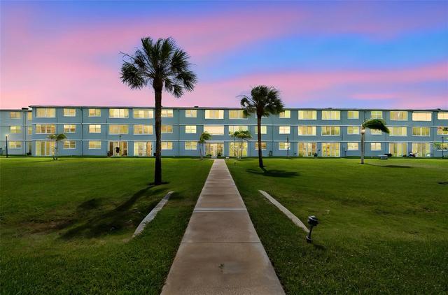 4715 Bay St NE #223, Saint Petersburg, FL 33703