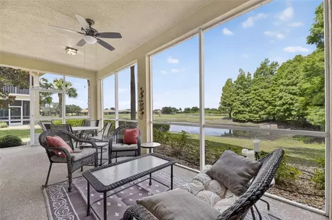 1423 Emerald Dunes Dr, Sun City Center, FL 33573