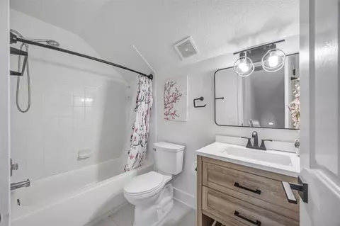 Bath - 8427 Hawbuck St, Trinity, FL 34655 photo 4 of 4