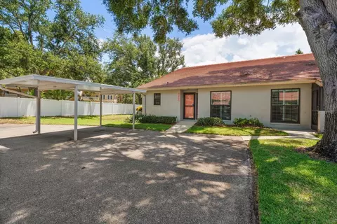 2069 Lakeview Dr, Clearwater, FL 33763