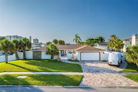 320 Harbor Psge, Clearwater Beach, FL 33767