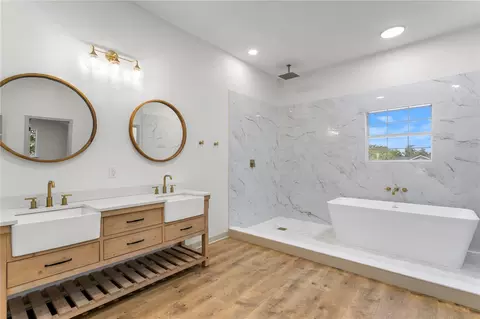 Bath - 8807 Eagle Watch Dr, Riverview, FL 33578 photo 5 of 8