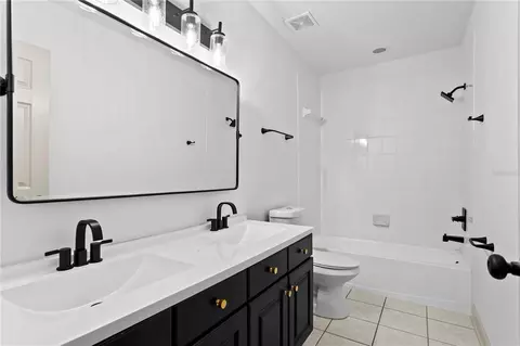 Bath - 8807 Eagle Watch Dr, Riverview, FL 33578 photo 8 of 8