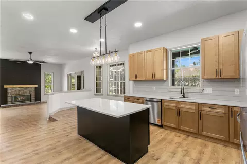 Kitchen - 8807 Eagle Watch Dr, Riverview, FL 33578 photo 6 of 6