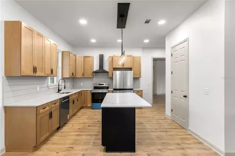Kitchen - 8807 Eagle Watch Dr, Riverview, FL 33578 photo 2 of 6