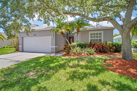 809 Addison Dr NE, Saint Petersburg, FL 33716