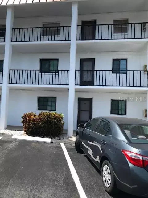 10530 77th Ter #323, Seminole, FL 33772
