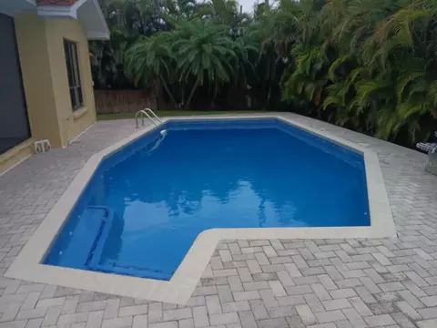 562 Johns Pass Ave, Madeira Beach, FL 33708