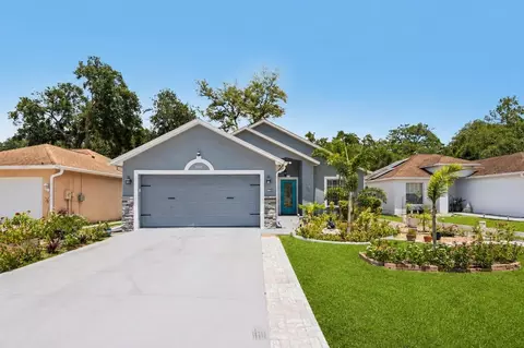 8709 Busch Oaks St, Tampa, FL 33617