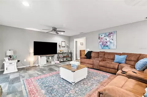 2901 Beagle Pl, Seffner, FL 33584 photo 5