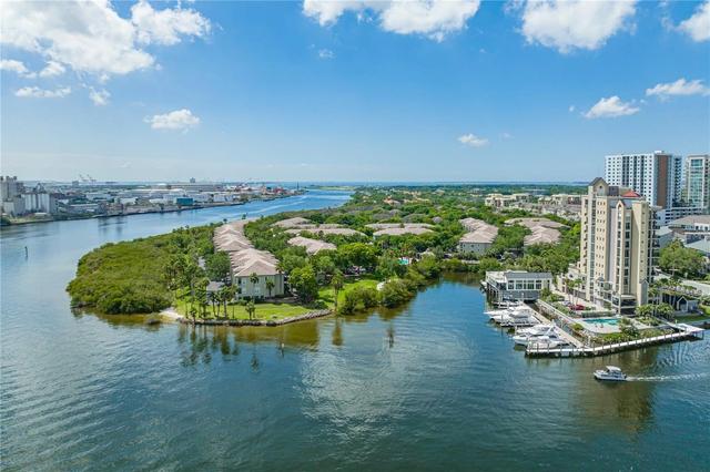 724 Coral Reef Dr, Tampa, FL 33602