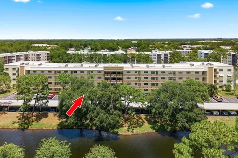 6070 80th St N #109, Saint Petersburg, FL 33709