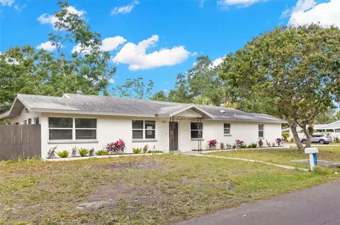 1431 57th St S, Gulfport, FL 33707