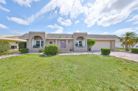 1529 Allegheny Dr, Sun City Center, FL 33573