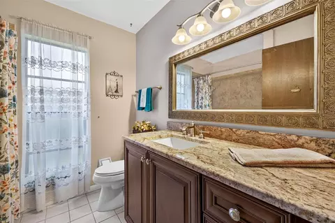 Bath - 910 Hillside Dr, Lutz, FL 33549 photo 1 of 4