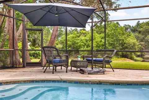 Exterior - 910 Hillside Dr, Lutz, FL 33549 photo 7 of 11