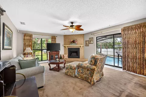 Living - 910 Hillside Dr, Lutz, FL 33549 photo 2 of 3