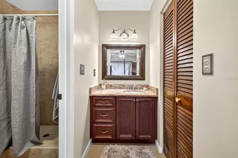 Bath - 910 Hillside Dr, Lutz, FL 33549 photo 3 of 4