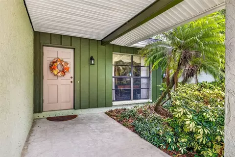 Exterior - 910 Hillside Dr, Lutz, FL 33549 photo 3 of 11
