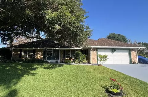 465 11th Ave, Vero Beach, FL 32962