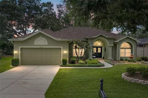 12215 Woodlands Cir, Dade City, FL 33525