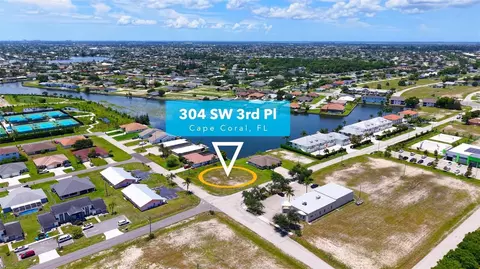 304 SW 3rd Pl, Cape Coral, FL 33991