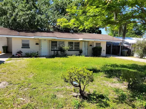 2103 Jobbins Dr, Leesburg, FL 34748