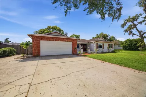 Exterior - 2969 Forest Cir, Seffner, FL 33584 photo 2 of 9