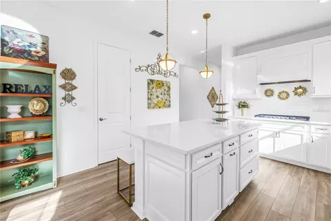 Kitchen - 9442 Ballaster Pointe, Parrish, FL 34219 photo 4 of 7