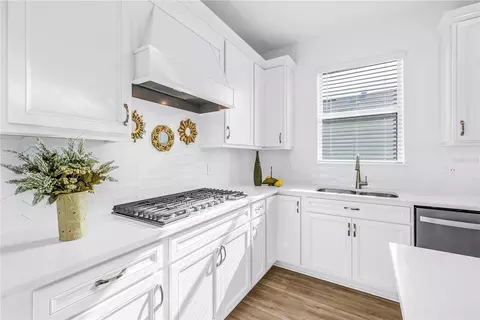 Kitchen - 9442 Ballaster Pointe, Parrish, FL 34219 photo 2 of 7