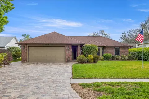 6352 Huntington Dr, Zephyrhills, FL 33542