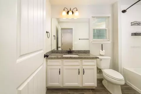 Bath - 11670 Cambium Crown Dr, Riverview, FL 33569 photo 2 of 7