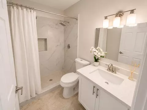 Bath - 13326 Laraway Dr, Riverview, FL 33579 photo 1 of 2
