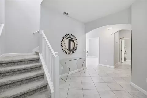Entry Way - 9731 Ivory Dr, Ruskin, FL 33573 photo 2 of 5