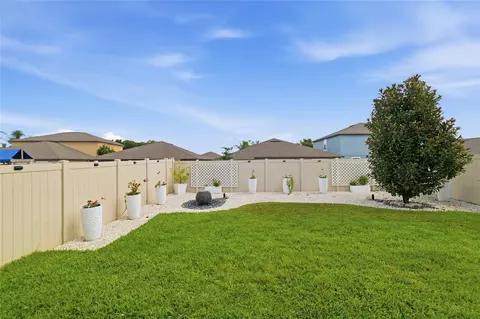 Exterior - 9731 Ivory Dr, Ruskin, FL 33573 photo 6 of 11