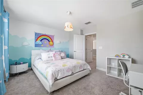 Bedroom - 9731 Ivory Dr, Ruskin, FL 33573 photo 5 of 8