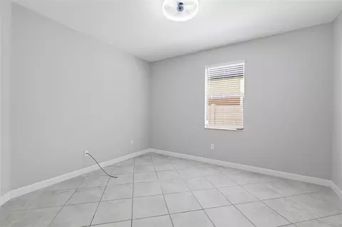 Bedroom - 9731 Ivory Dr, Ruskin, FL 33573 photo 2 of 8