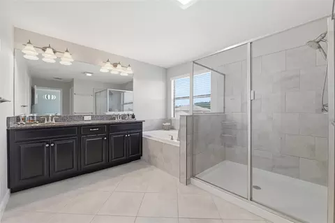 Bath - 9731 Ivory Dr, Ruskin, FL 33573 photo 2 of 3