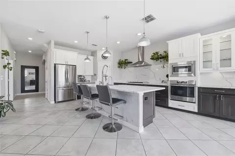 Kitchen - 9731 Ivory Dr, Ruskin, FL 33573 photo 2 of 4