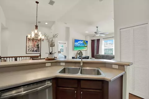 Kitchen - 8919 Moonlit Meadows Loop, Riverview, FL 33578 photo 3 of 4